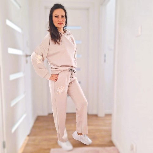 Komplet damski z różą, mokka beżowy