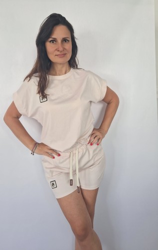 107.jpg  Komplet bluzka+ szorty beżowe (id: 378)