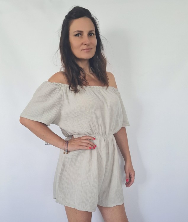 Muślinowy kombinezon typu carmen beżowy