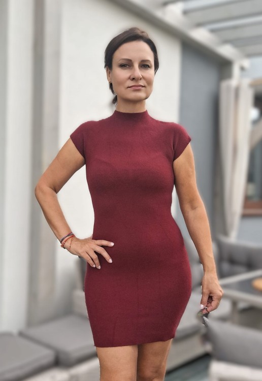 sukienka dzianinowa z krótkim rękawem, bordowa