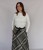 Sweter dzianinowy z półgolfem biały