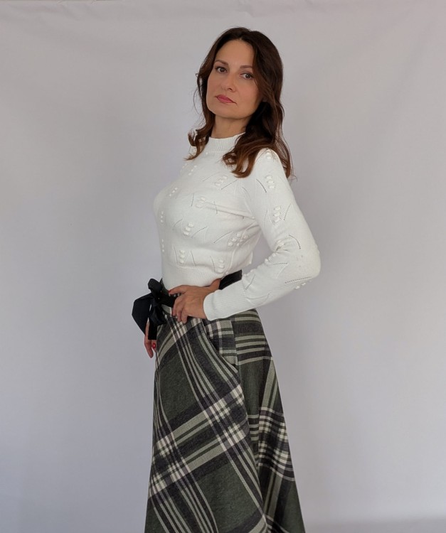 Sweter dzianinowy z półgolfem biały