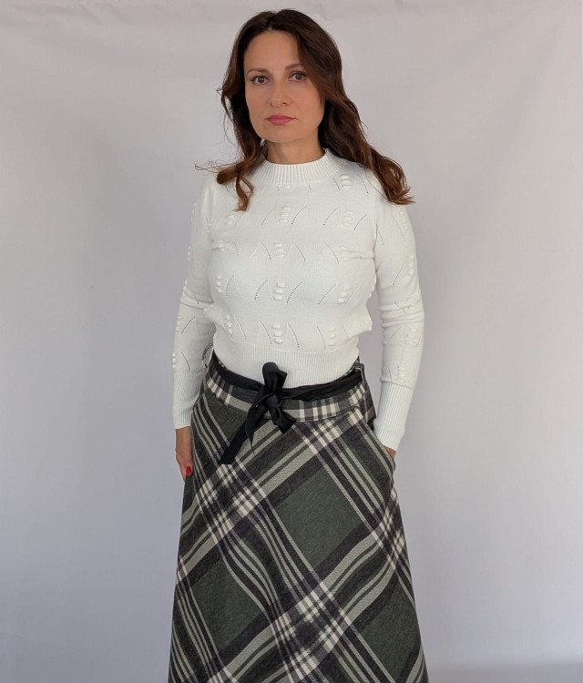 Sweter dzianinowy z półgolfem biały