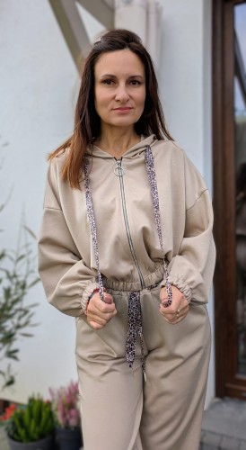 Komplet dresowy beżowy