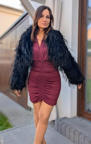 Futerko z długim włosiem i efektownym kołnierzem czarne