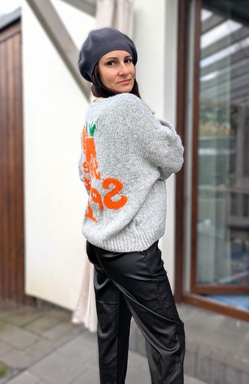 Sweter rozpinany z grafiką na plecach szary
