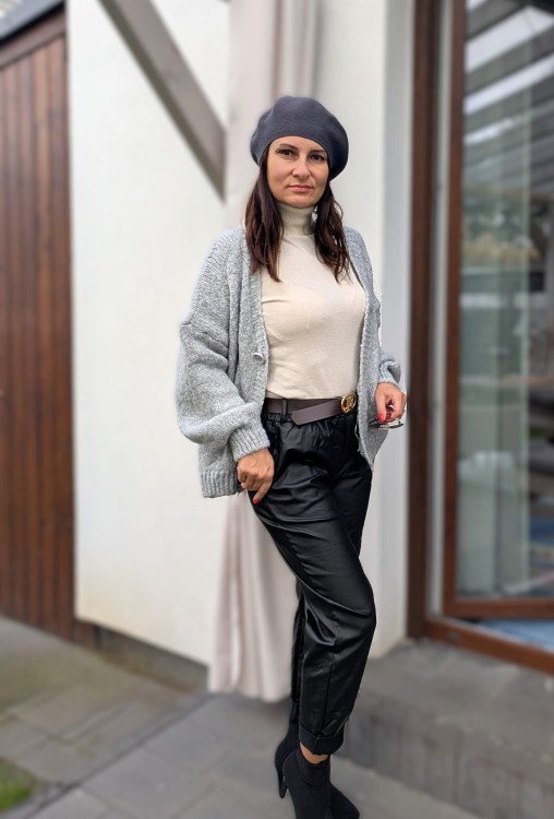 Sweter rozpinany z grafiką na plecach szary
