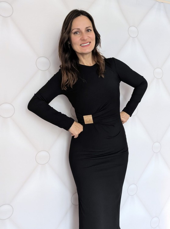 Elegancka sukienka midi ze złotą klamrą czarna (id: 578)