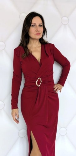 Elegancka sukienka midi ze złotą klamrą burgund (id: 579)