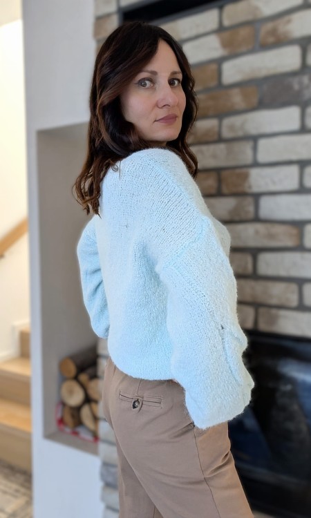 Uroczy sweter w odcieniu miętowym z warkoczowym splotem (id: 591)