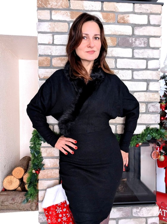 Sukienka dzianinowa z futerkiem czarna Mia (id: 628)