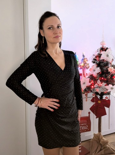 Sukienka czarna z drobinkami mieniącymi Lily