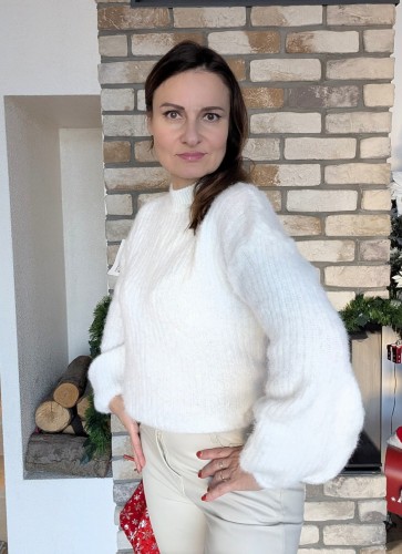 Sweter ciepło i styl na zimowe dni z szerokim rękawem BIAŁY