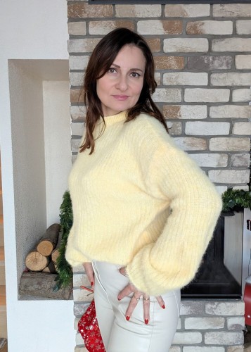 Sweter ciepło i styl na zimowe dni z szerokim rękawem ŻÓŁTY