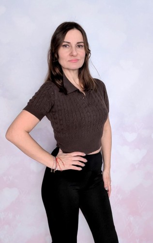 Sweter dzianinowy z kołnierzykiem brązowy