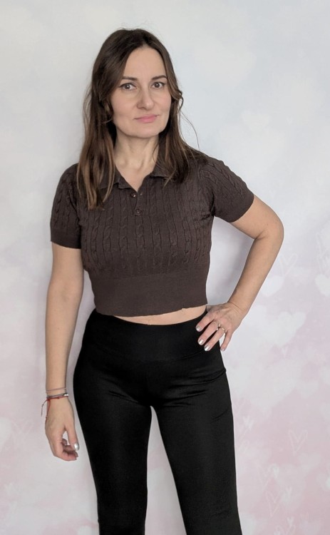 Sweter dzianinowy z kołnierzykiem brązowy