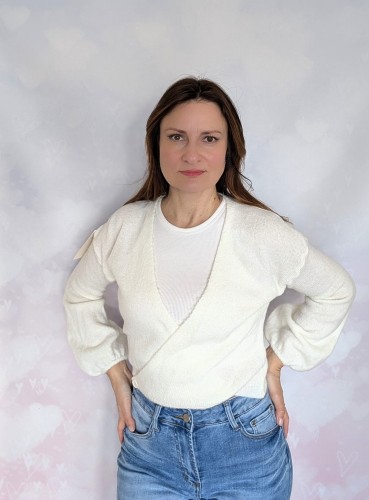 Sweter kopertowy zapinany łososiowy biały