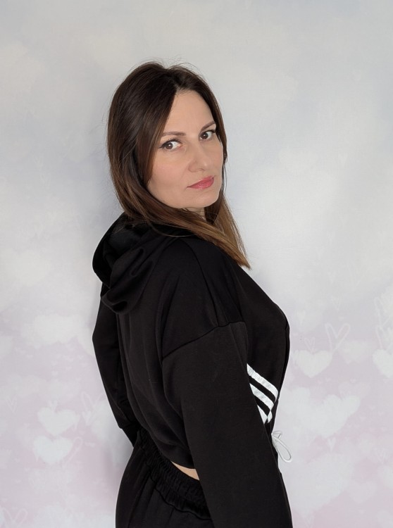 Komplet dresowy- rozpinana bluza, spodnie szeroka nogawka, czarny