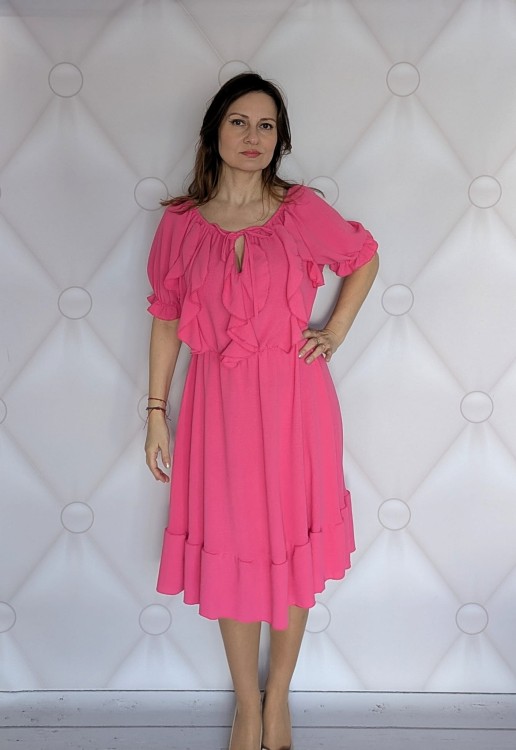 Sukienka z falbankami-romantyczna i stylowa różowa