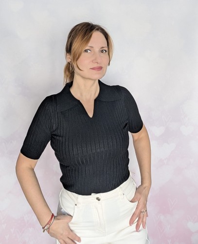 Elegancki prążkowany top z kołnierzykiem L/XL czarny- luksusowa dzianinowa mieszanka