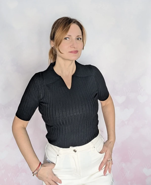 Elegancki prążkowany top z kołnierzykiem L/XL czarny- luksusowa dzianinowa mieszanka