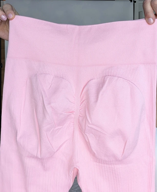 Legginsy bezszwowe high waist- prążkowana tekstura push up jasny róż