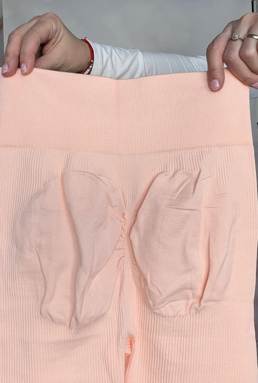 Legginsy bezszwowe high waist- prążkowana tekstura push up jasna brzoskwinia