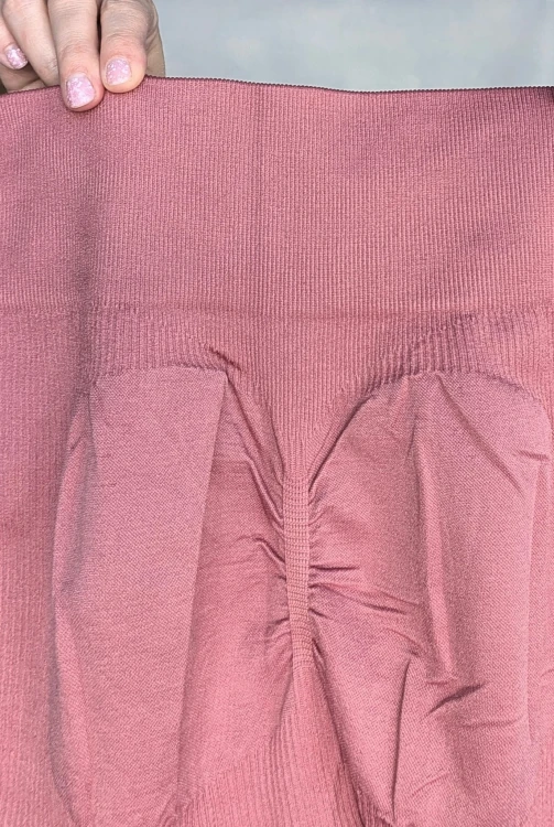 Legginsy bezszwowe high waist- prążkowana tekstura push up antyczny róż