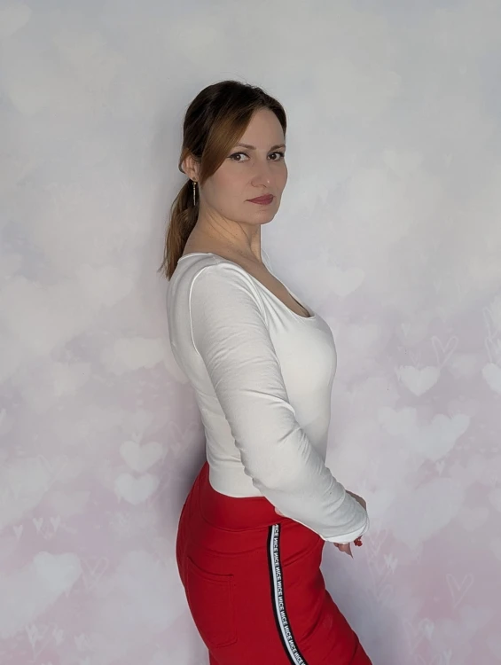 93.jpgStylowe legginsy spodnie z lampasem oraz kieszeniami czerwone