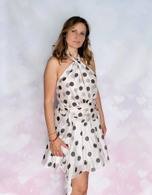 Sukienka letnia w grochy- elegancja w stylu retro śmietankowa beżowa